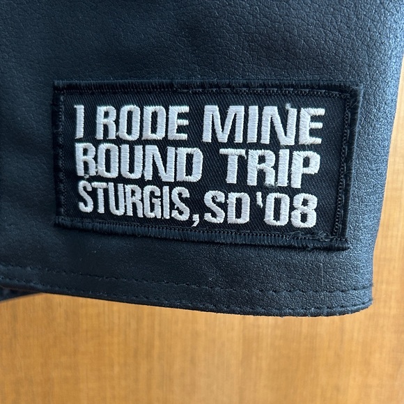 Harley-Davidson Black Vest with Iconic Patches - Picture 6 of 10